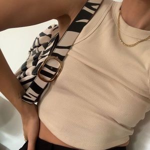 Meet your Posher, Maya